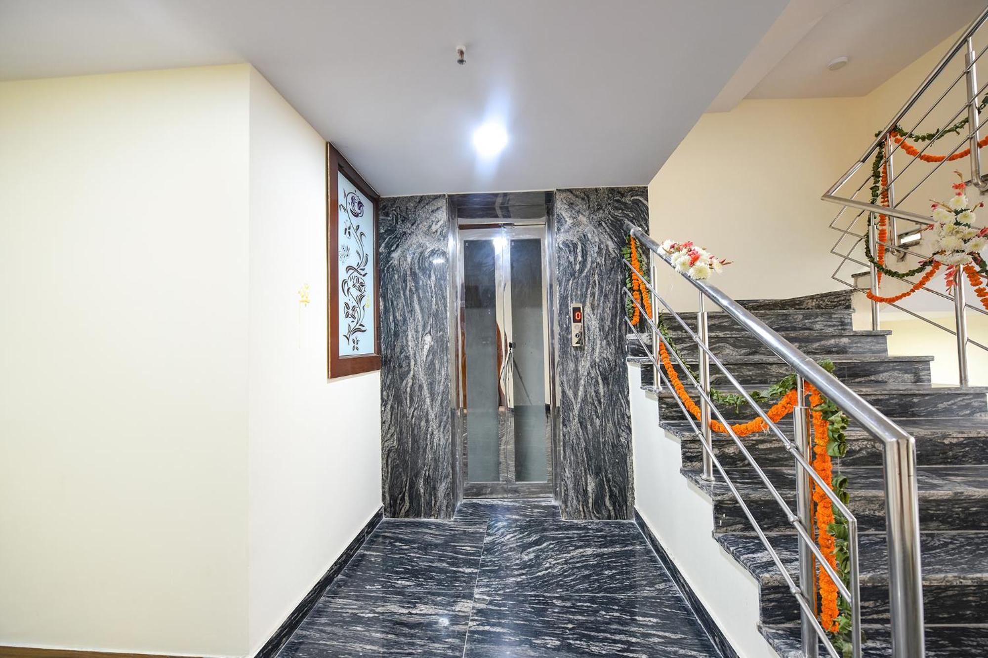 Fabhotel Mona International Нью-Дели Экстерьер фото