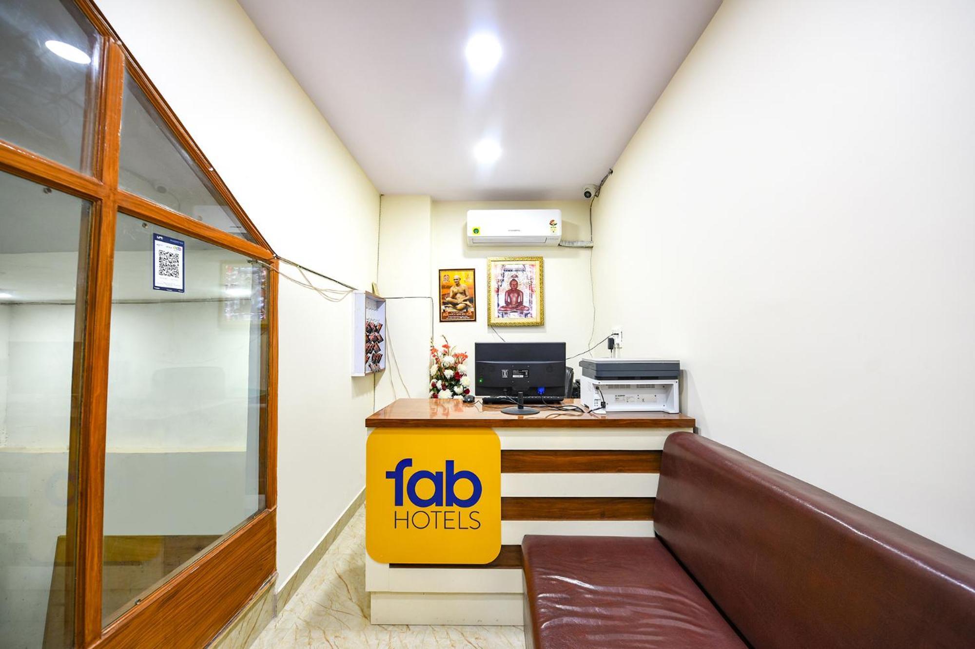 Fabhotel Mona International Нью-Дели Экстерьер фото